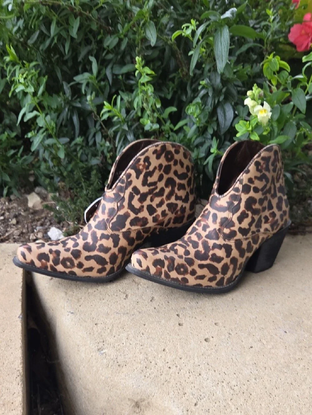 Ariat Laylas Leopard-Print Western Ankle Boots Size 6.5